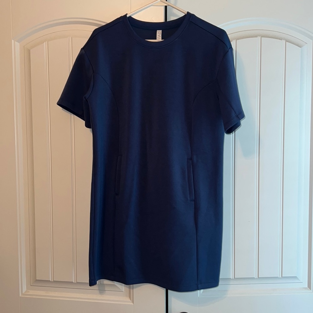 Beautiful blue dress with pockets - Picture 1 of 3